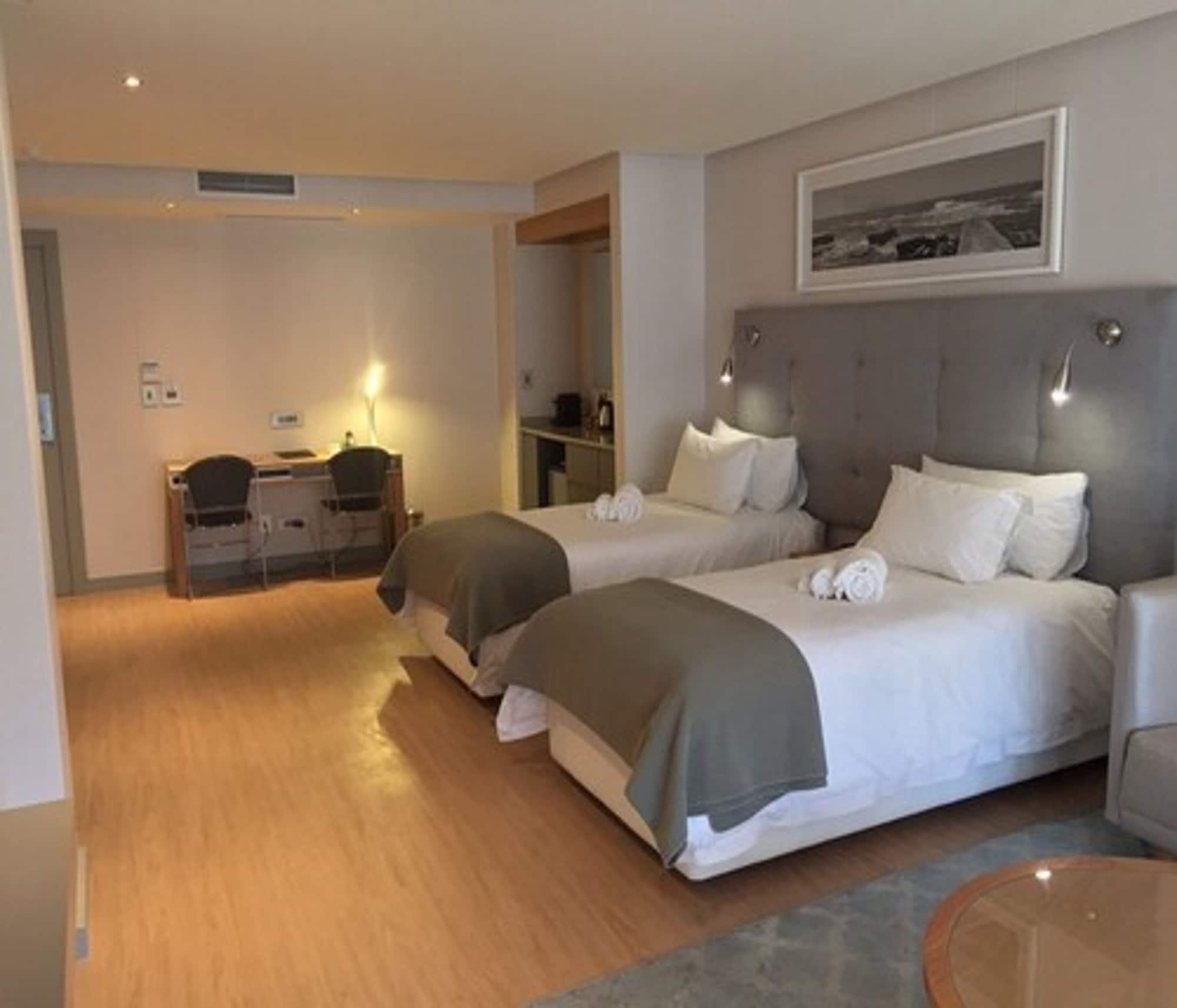 Krystal Beach Hotel Gordonʼs Bay Exterior foto