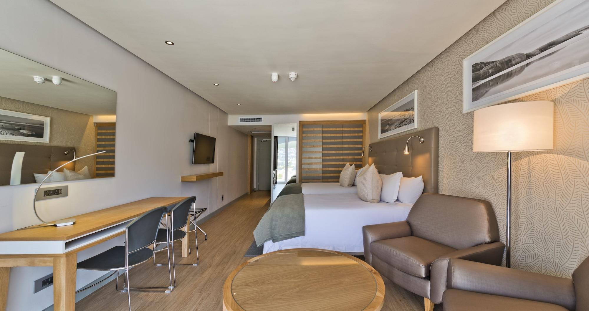 Krystal Beach Hotel Gordonʼs Bay Exterior foto