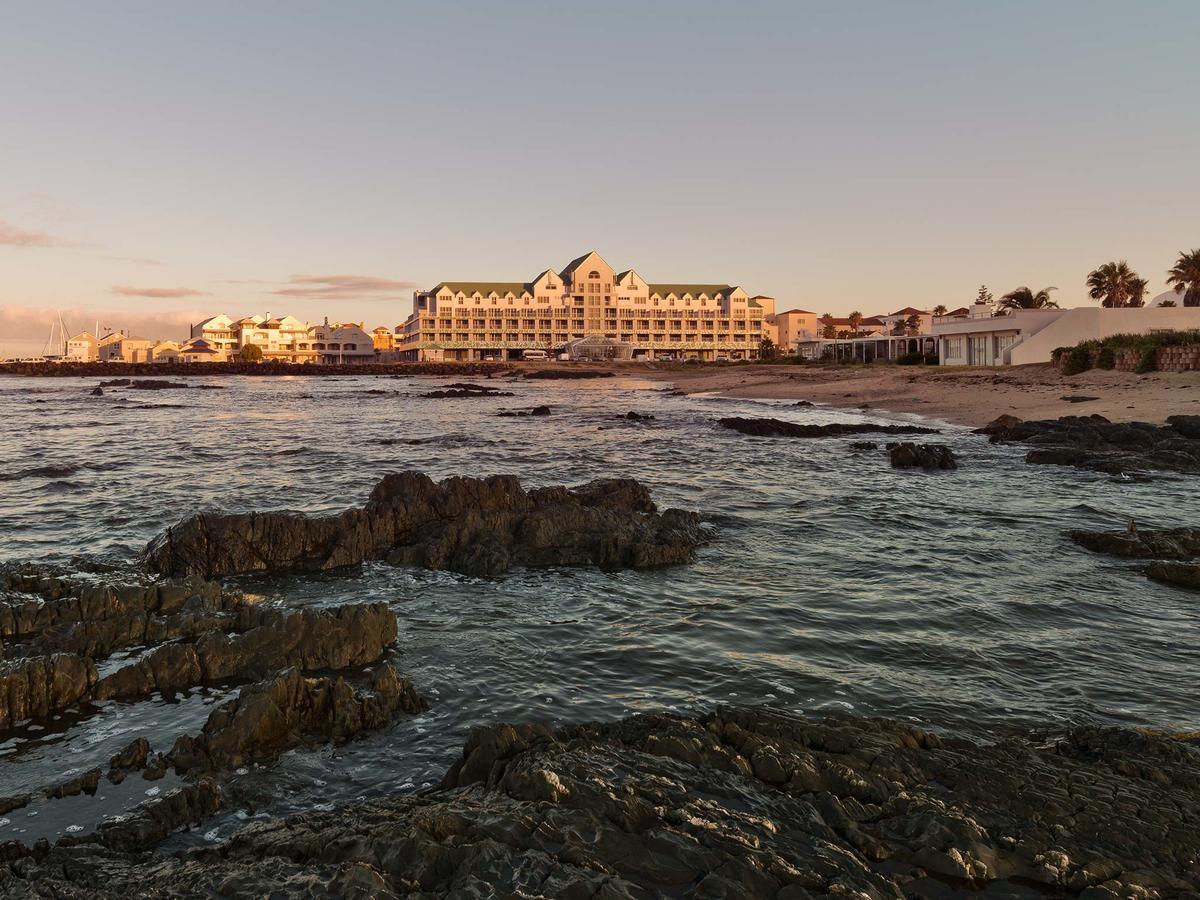 Krystal Beach Hotel Gordonʼs Bay Exterior foto