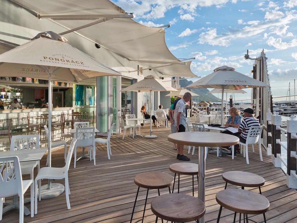 Krystal Beach Hotel Gordonʼs Bay Exterior foto