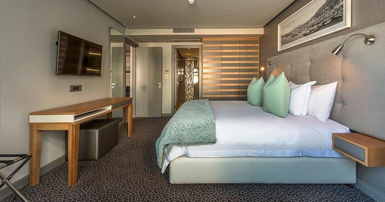 Krystal Beach Hotel Gordonʼs Bay Exterior foto